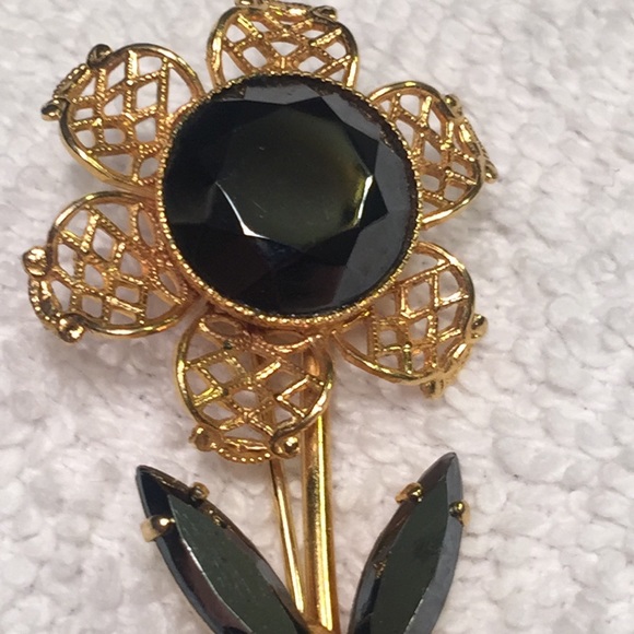 Adorable vintage rhinestone flower brooch - Picture 4 of 4